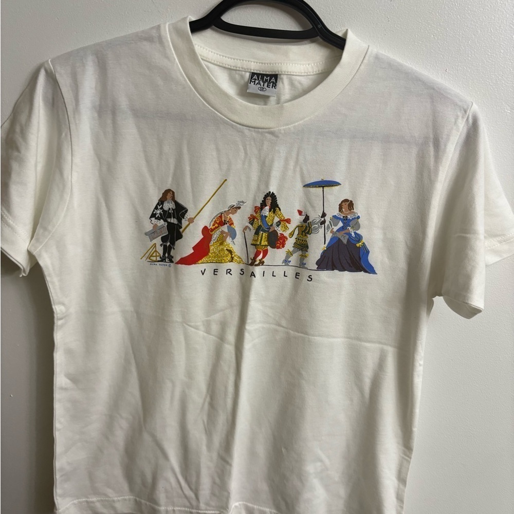 Rétro White Short Sleeve Tee with Versaille Graphic small